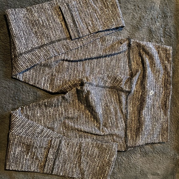 Lululemon Wunder Under - Picture 2 of 2